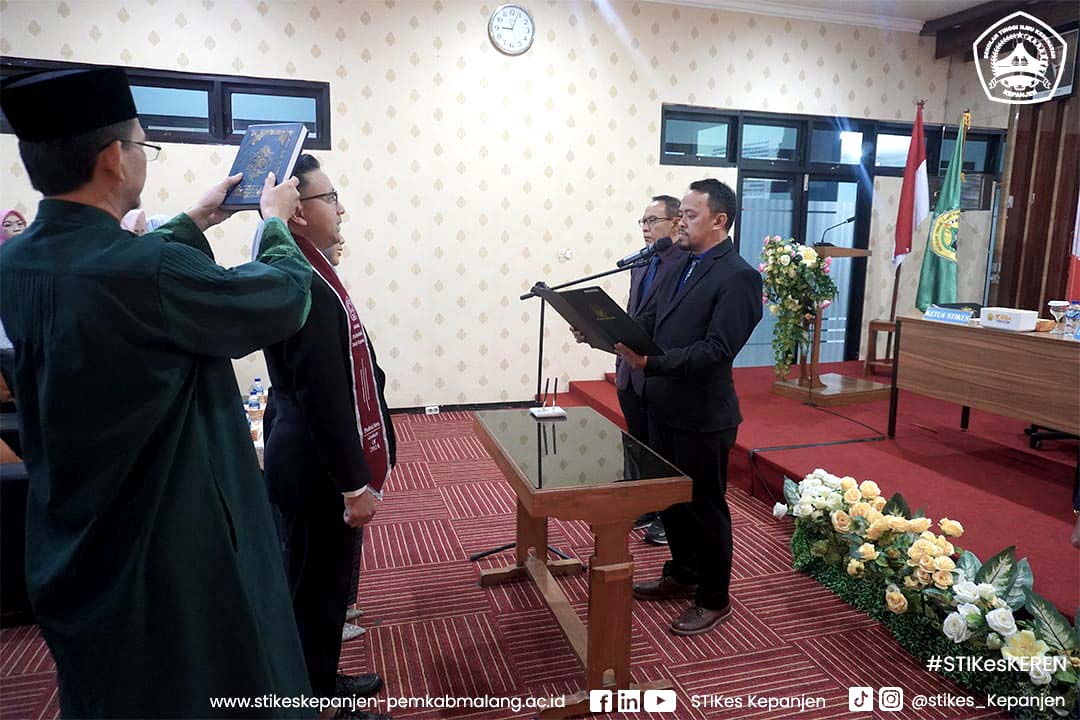 Angkat Sumpah Perawat STIKes Kepanjen Tahun Akademik 2023/2024